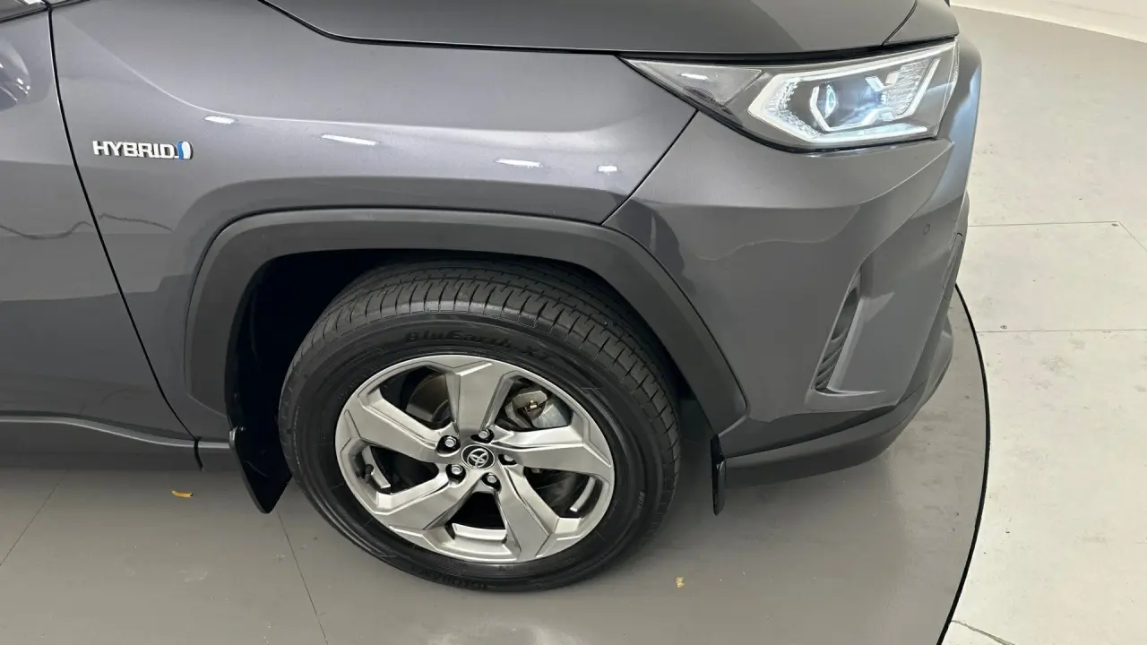 2019 Toyota RAV4 Gallery Image 17