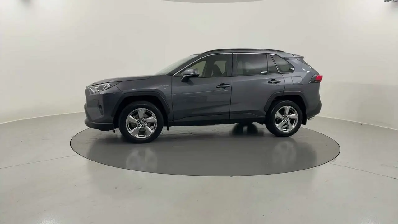 2019 Toyota RAV4 Gallery Image 2