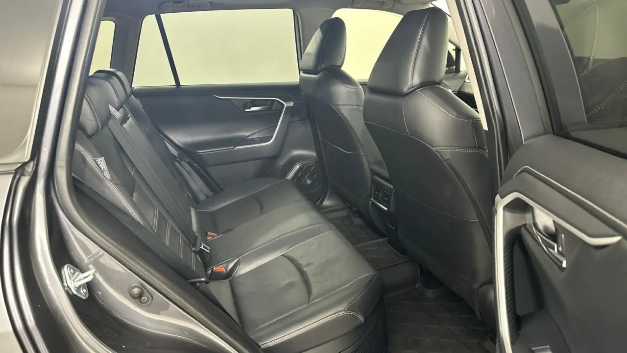 2021 Toyota RAV4 Gallery Image 16