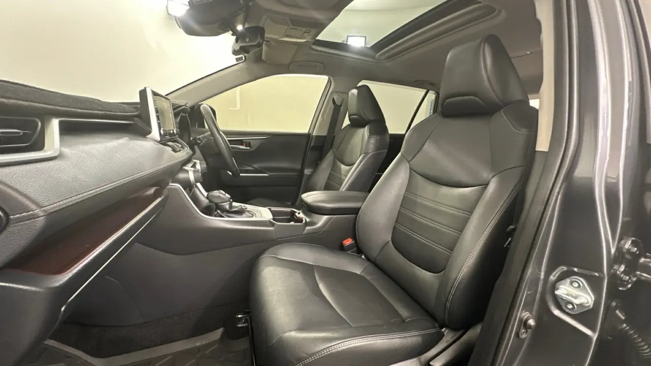 2021 Toyota RAV4 Gallery Image 18