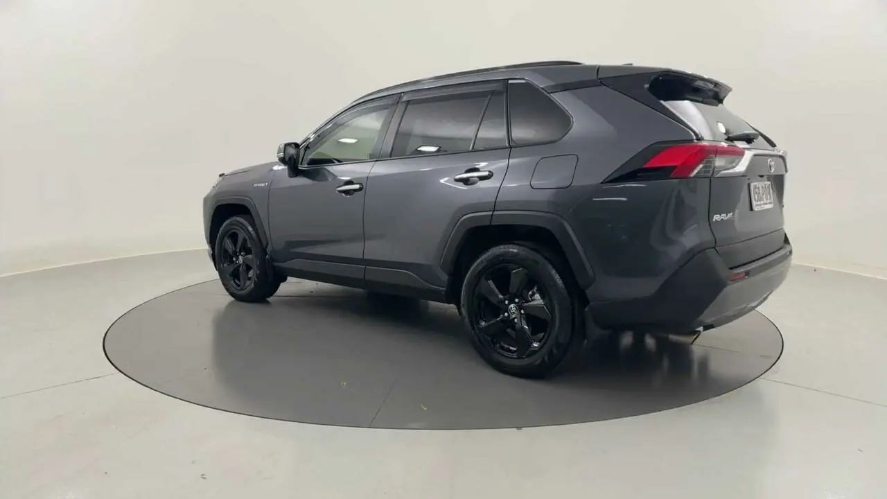 2021 Toyota RAV4 Gallery Image 3
