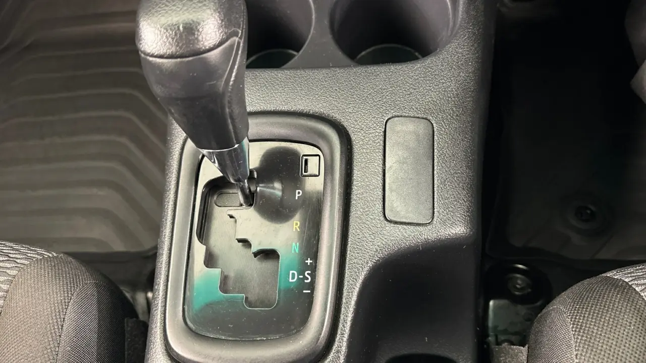 2020 Toyota Hilux Gallery Image 13