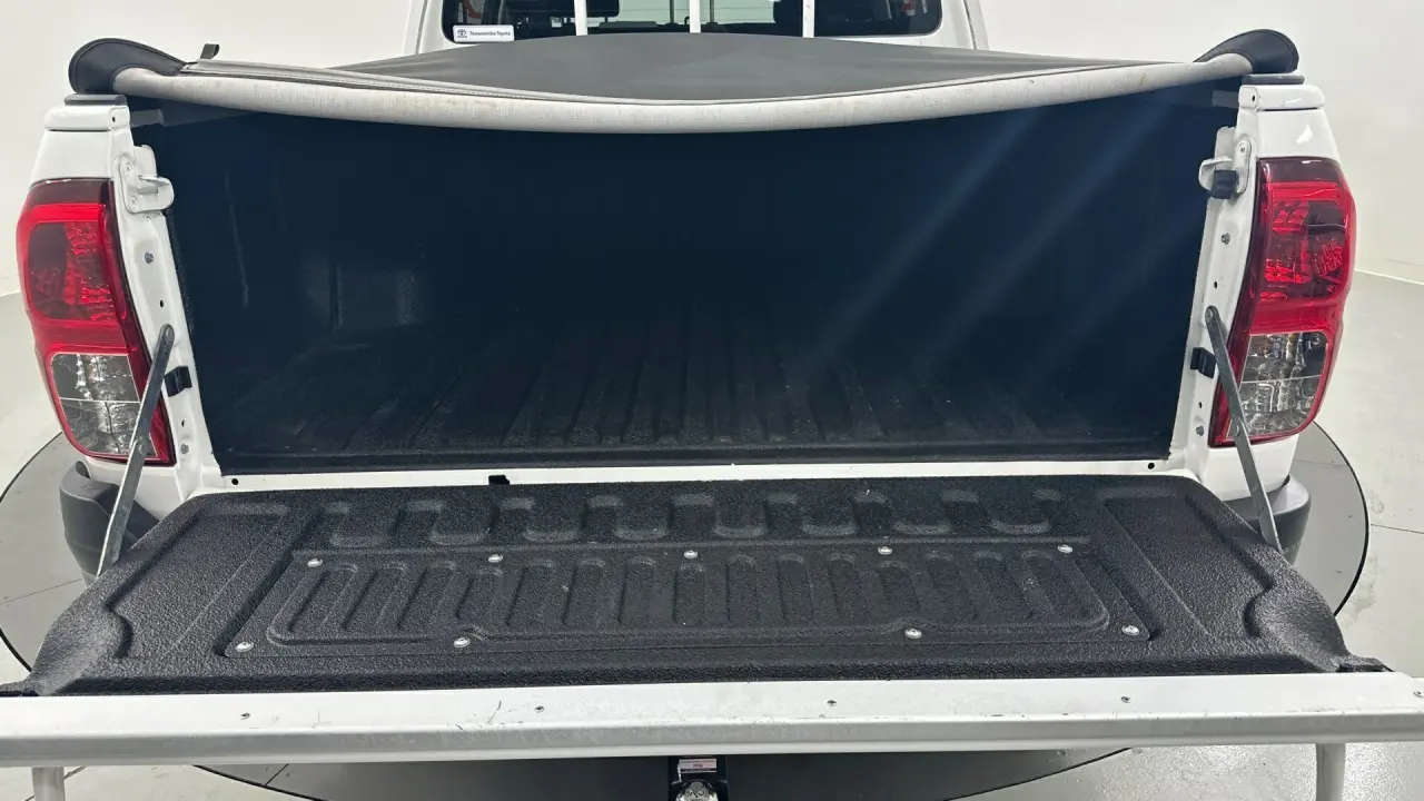 2020 Toyota Hilux Gallery Image 19