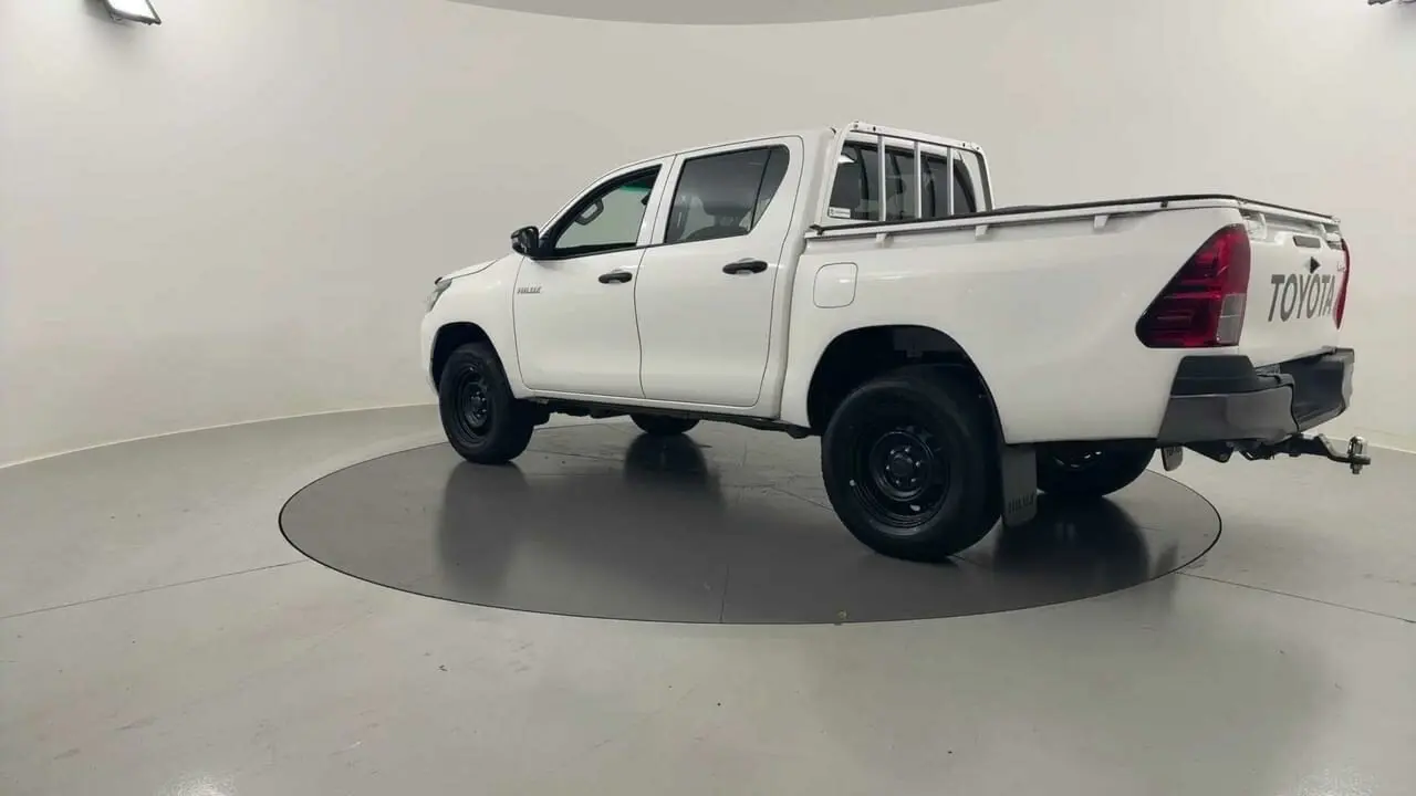 2020 Toyota Hilux Gallery Image 3