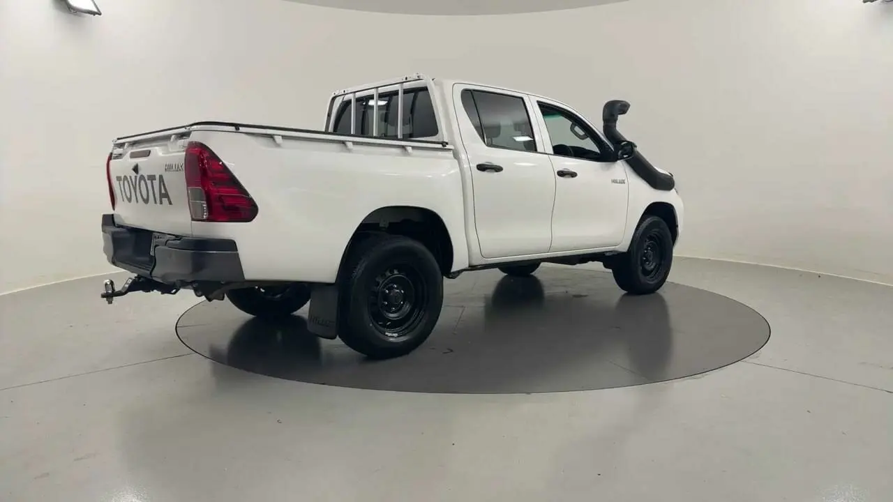 2020 Toyota Hilux Gallery Image 5