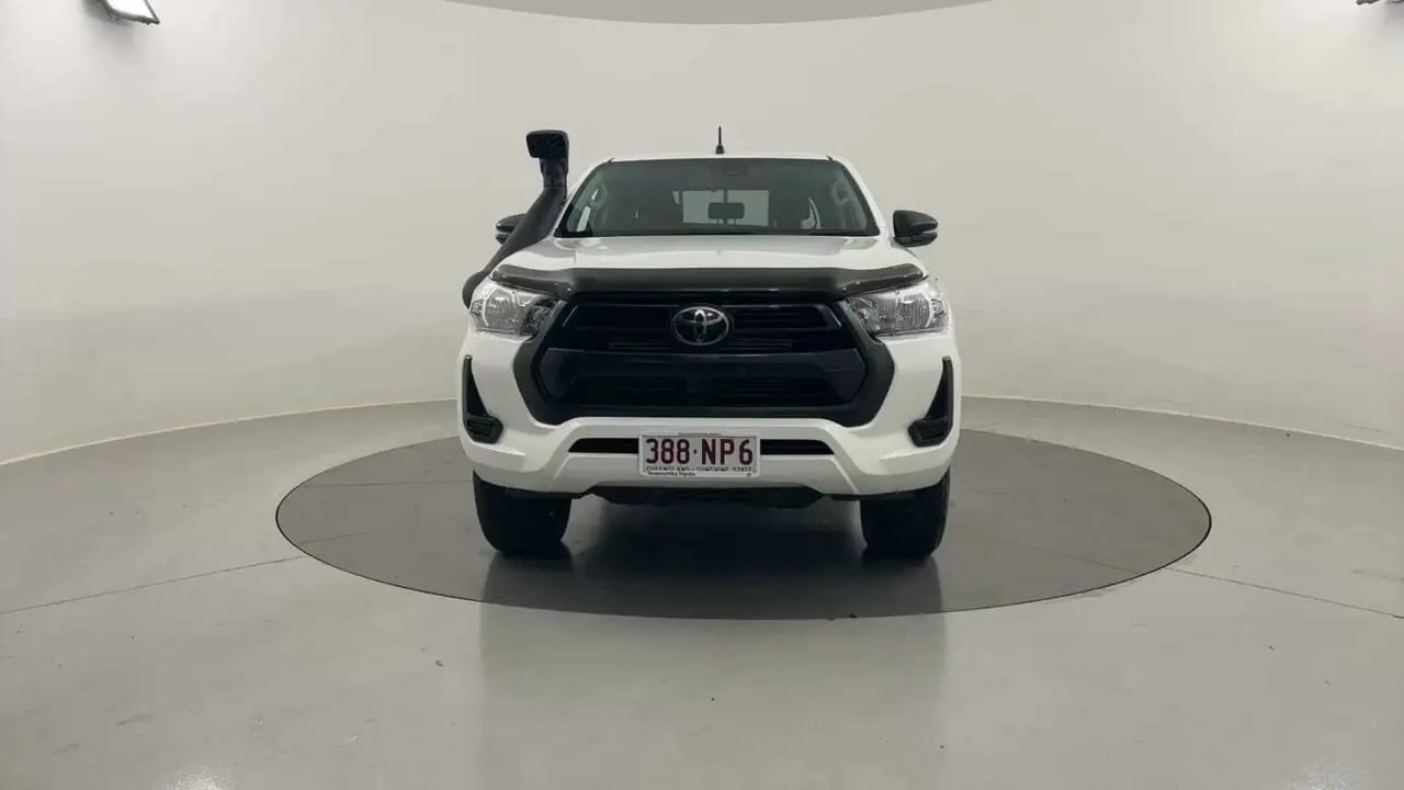 2020 Toyota Hilux Gallery Image 8