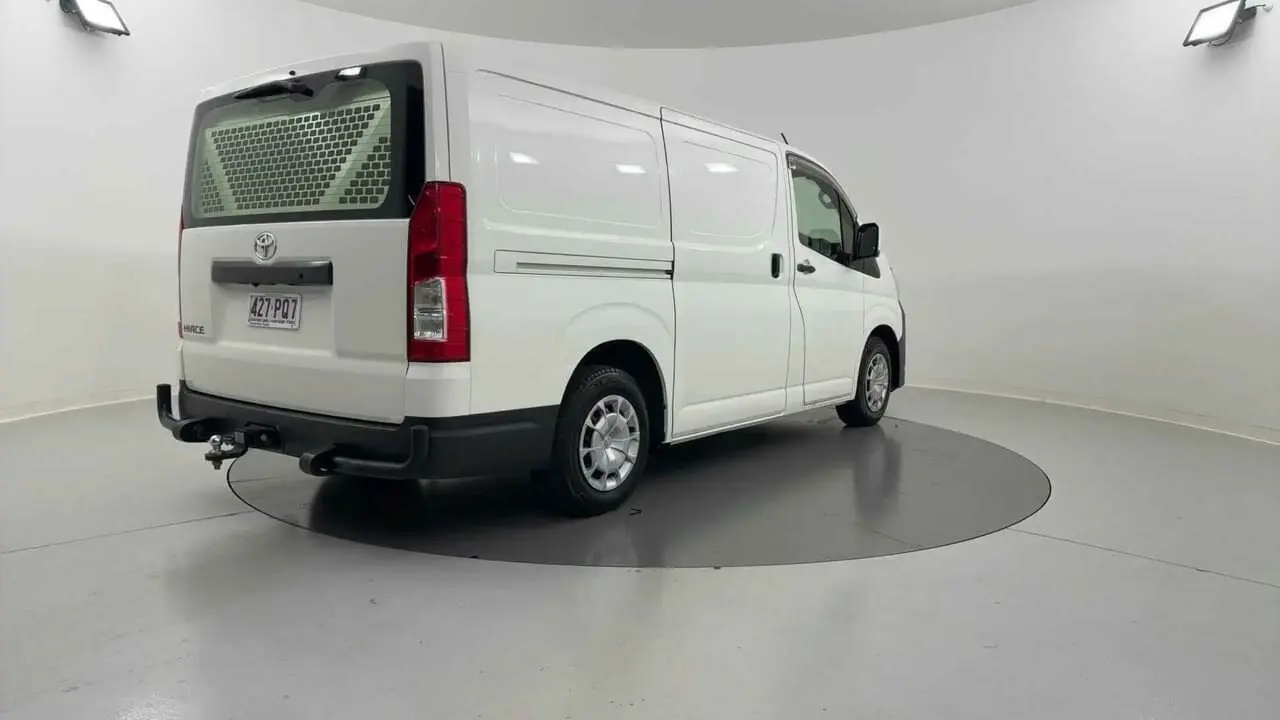 2019 Toyota HiAce Gallery Image 5
