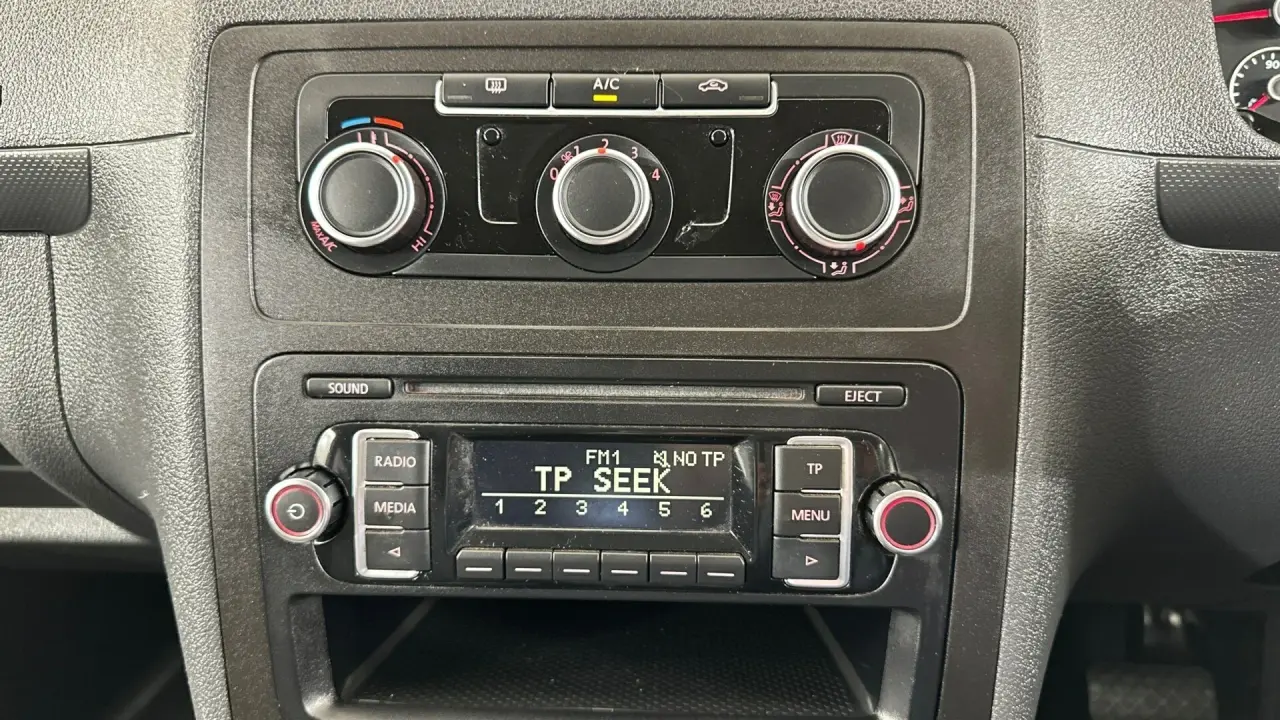 2012 Volkswagen Caddy Gallery Image 12