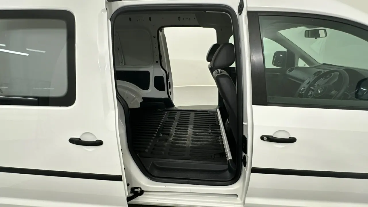 2012 Volkswagen Caddy Gallery Image 17