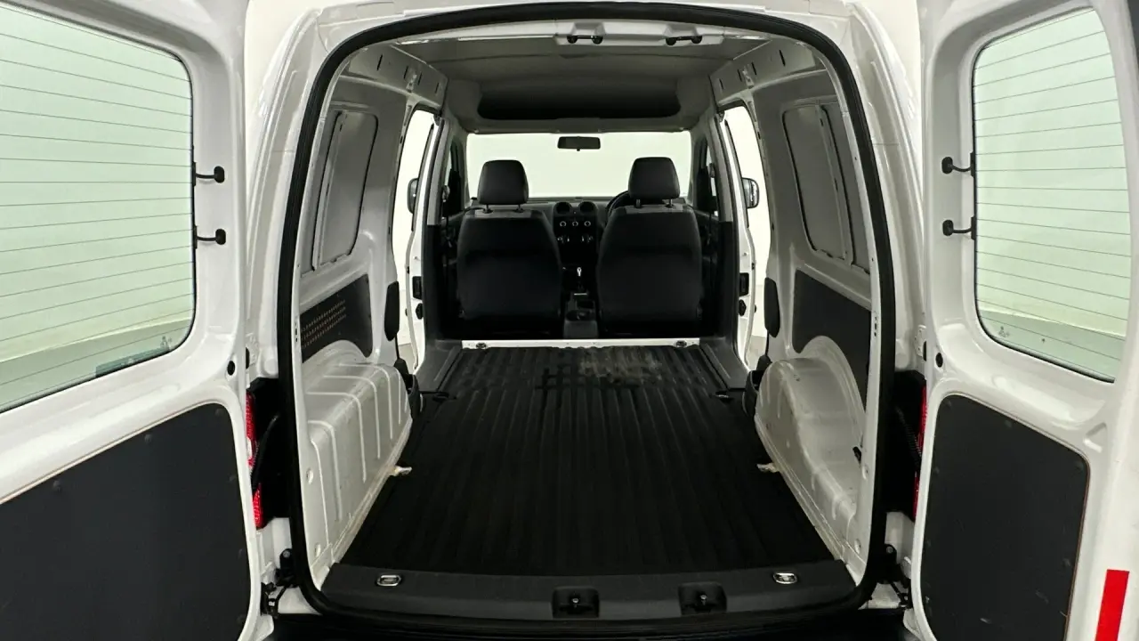 2012 Volkswagen Caddy Gallery Image 18