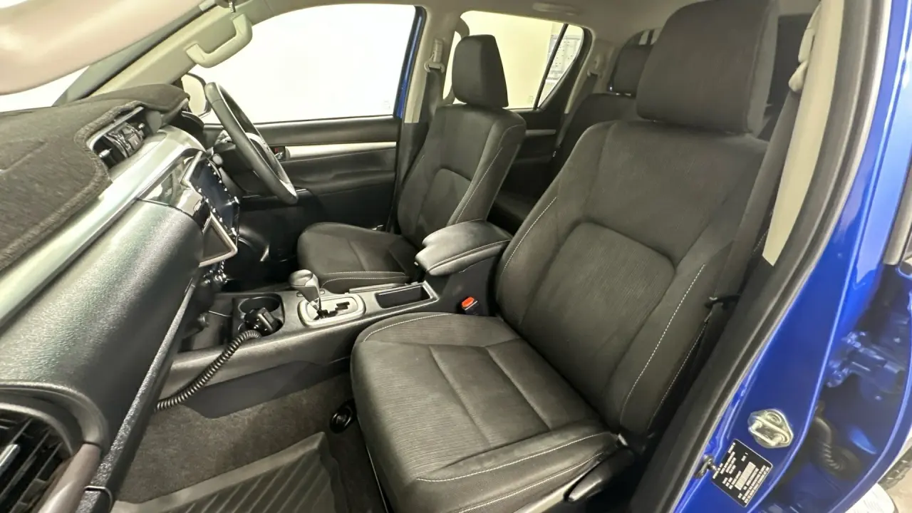 2020 Toyota Hilux Gallery Image 11