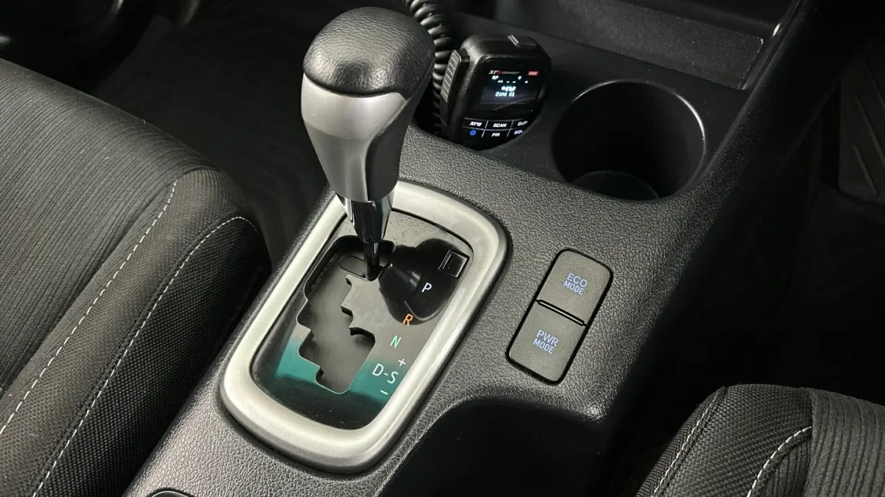 2020 Toyota Hilux Gallery Image 9