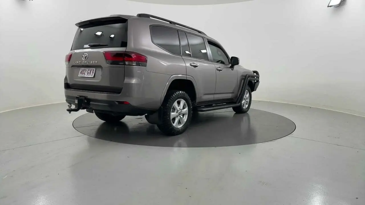 2023 Toyota Landcruiser Gallery Image 17