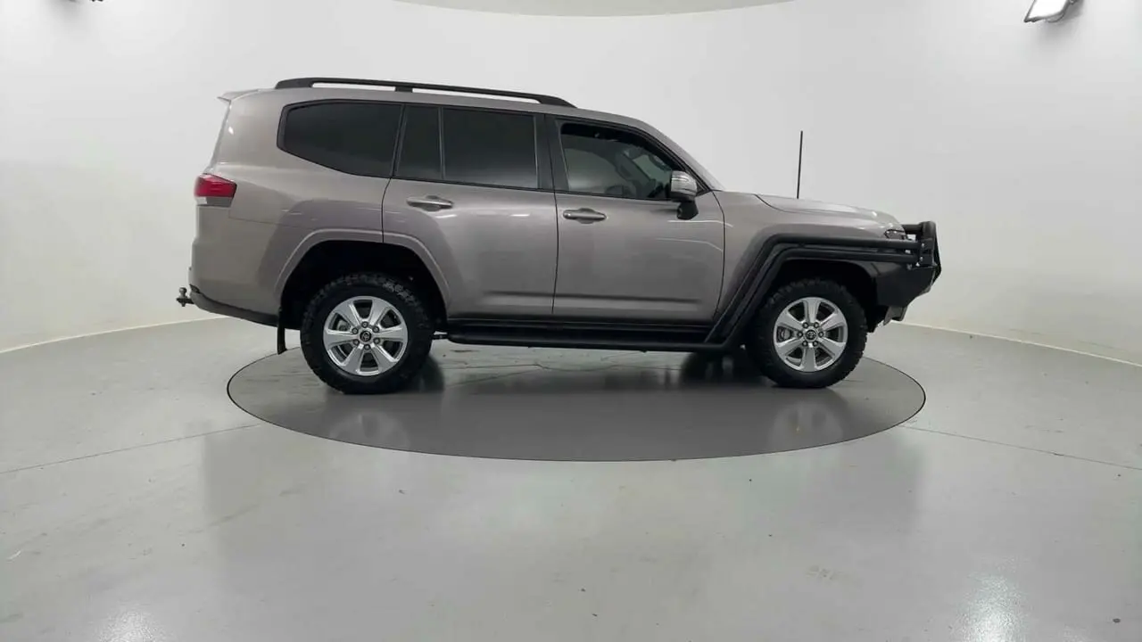 2023 Toyota Landcruiser Gallery Image 18