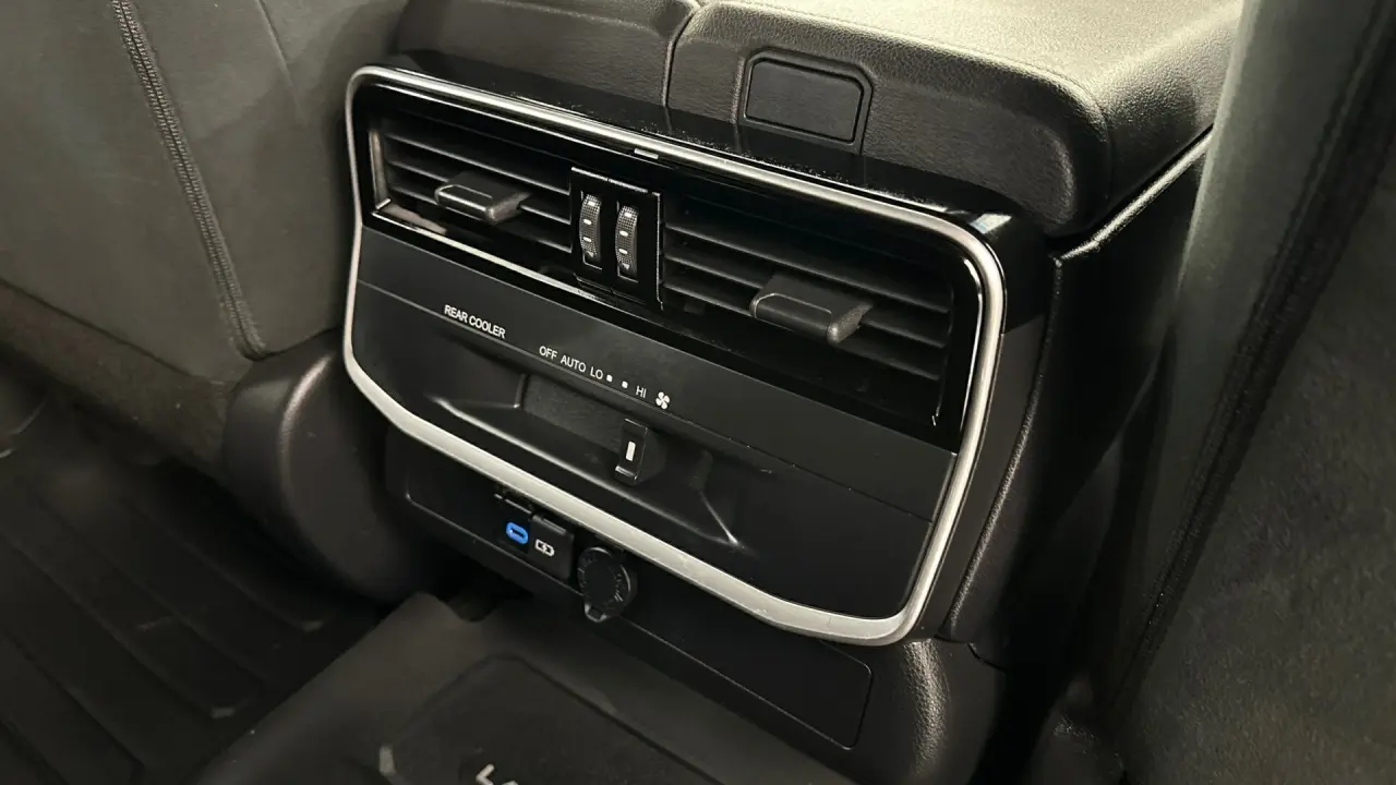 2023 Toyota Landcruiser Gallery Image 9