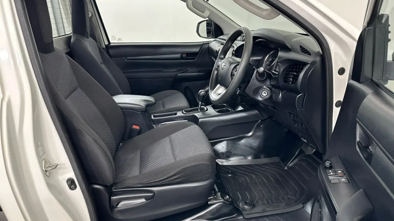 2020 Toyota Hilux Gallery Image 1