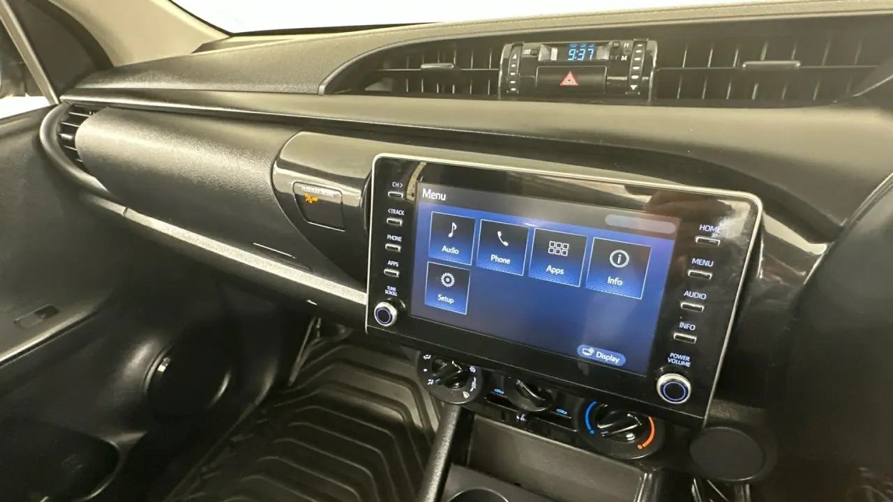 2020 Toyota Hilux Gallery Image 3