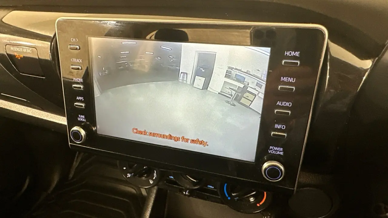 2020 Toyota Hilux Gallery Image 4