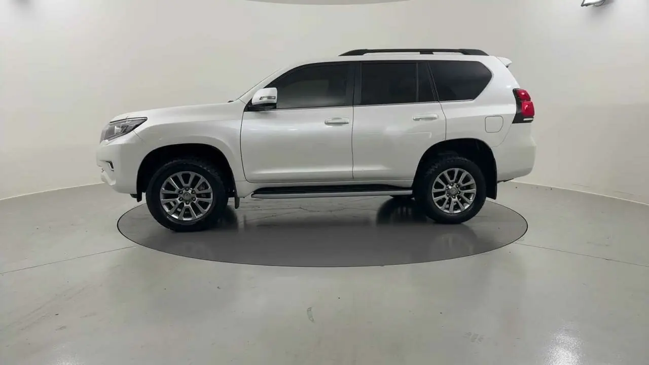 2020 Toyota Landcruiser Prado Gallery Image 2