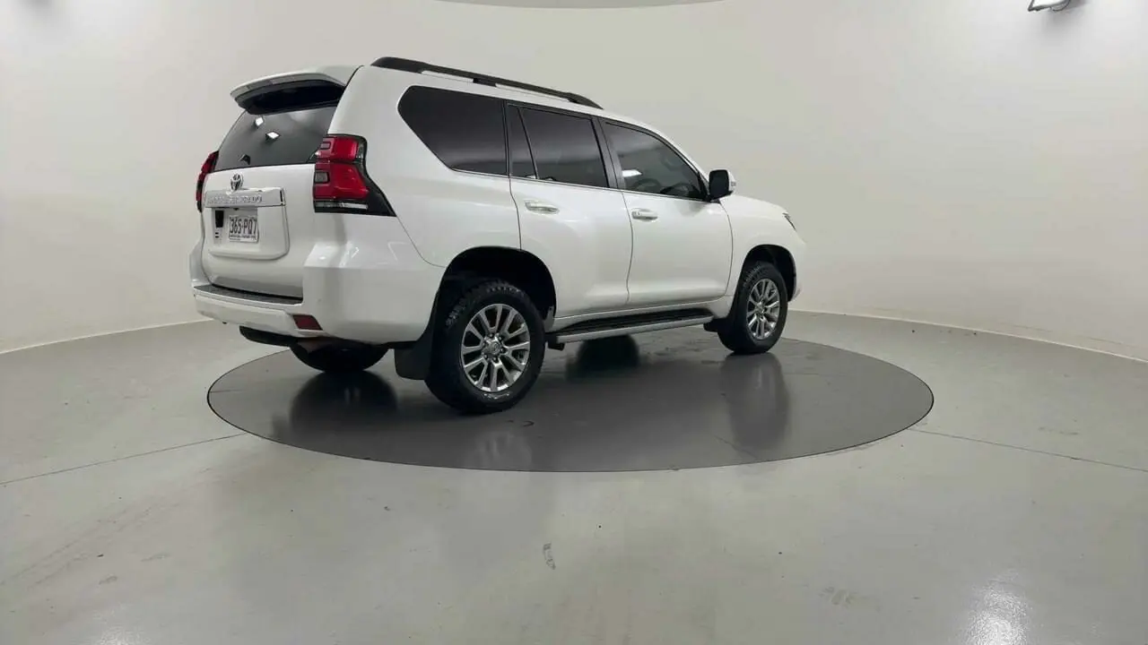 2020 Toyota Landcruiser Prado Gallery Image 5