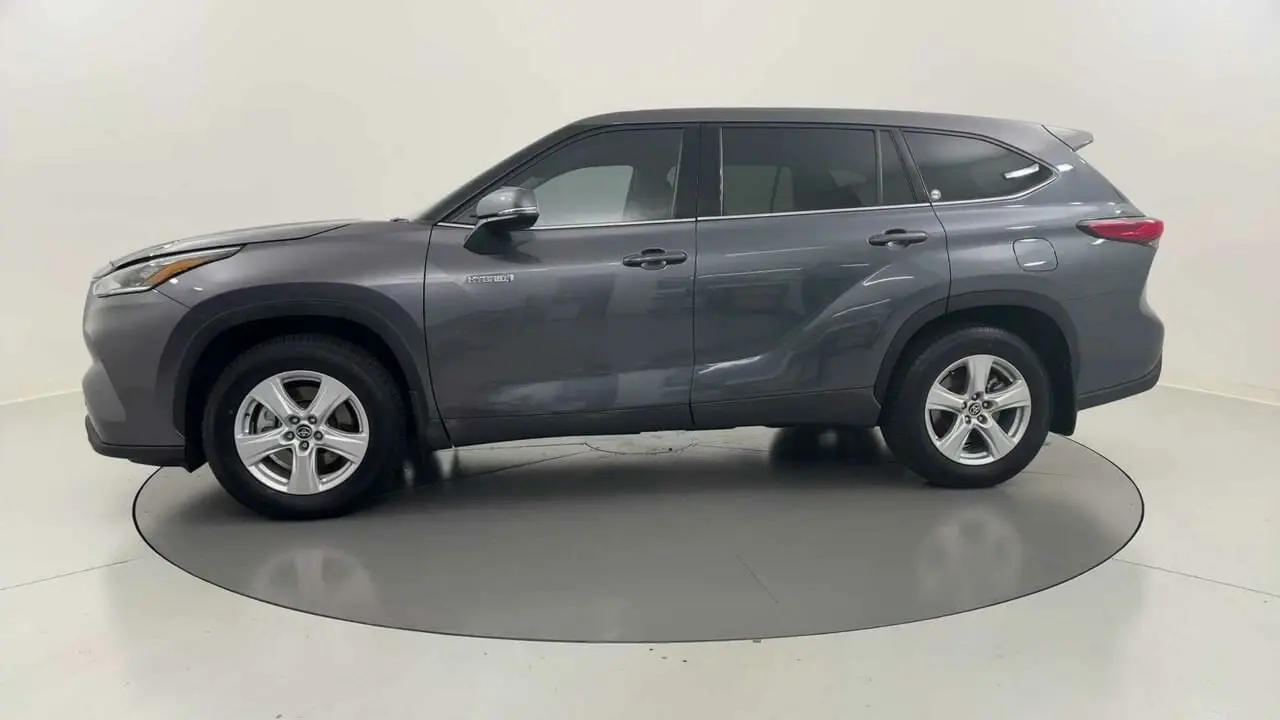 2021 Toyota Kluger Gallery Image 2