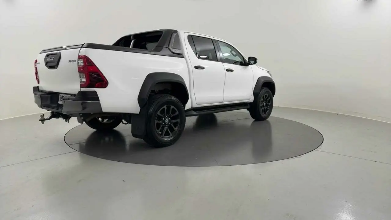 2024 Toyota Hilux Gallery Image 5