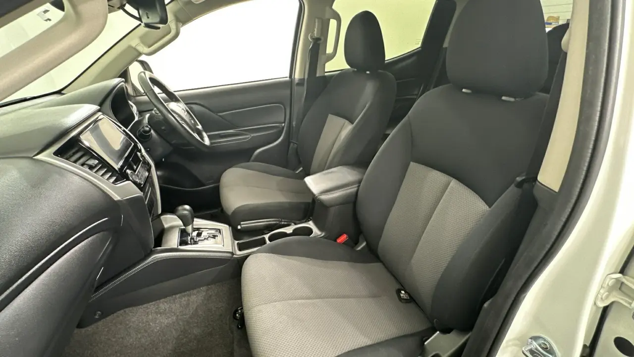 2022 Mitsubishi Triton Gallery Image 11