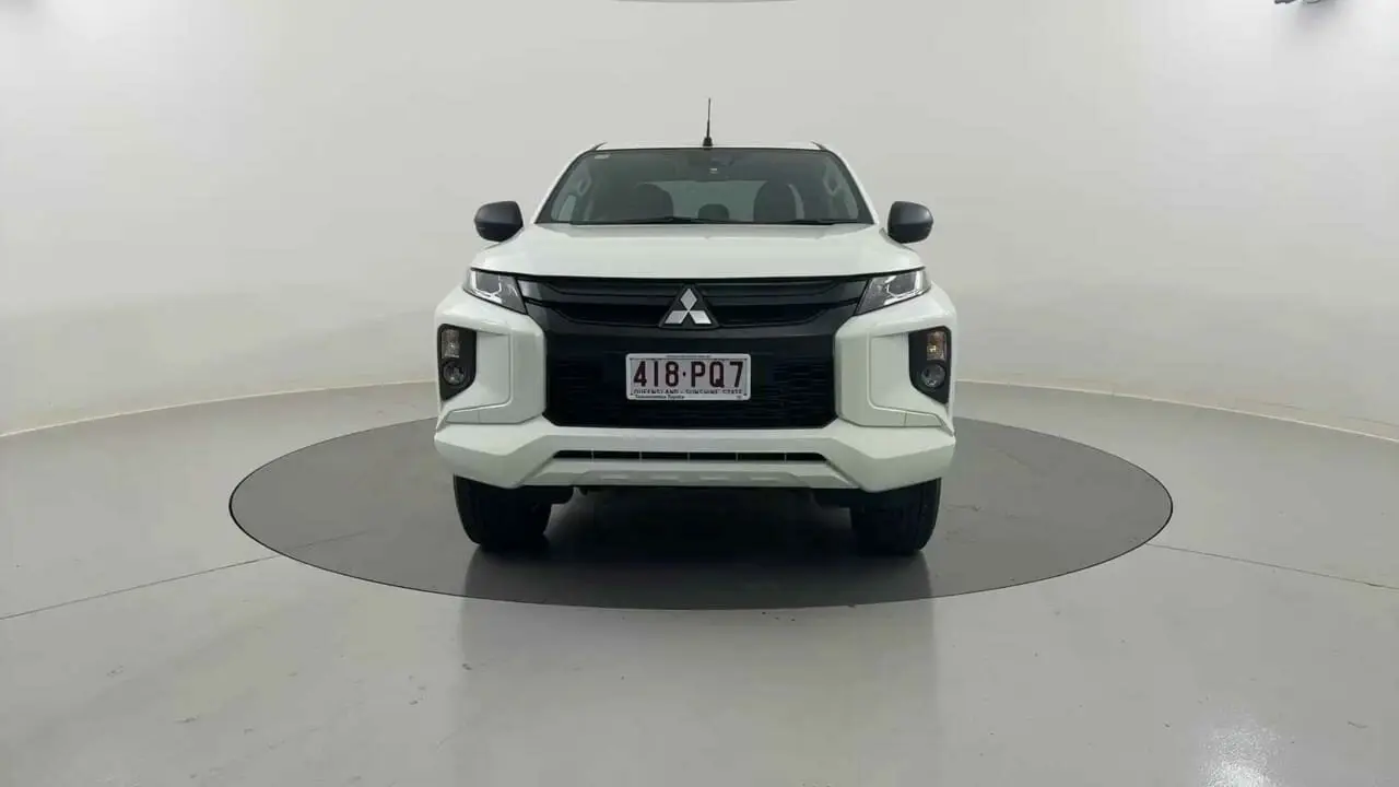 2022 Mitsubishi Triton Gallery Image 14