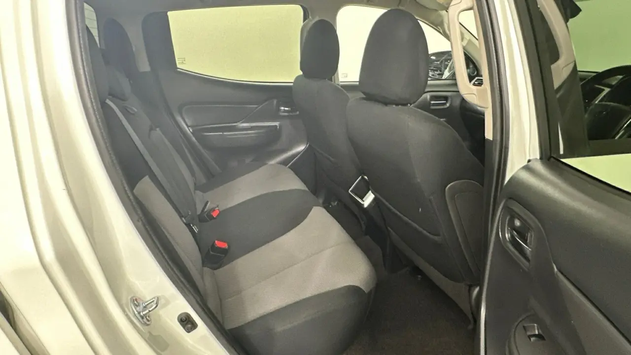 2022 Mitsubishi Triton Gallery Image 2