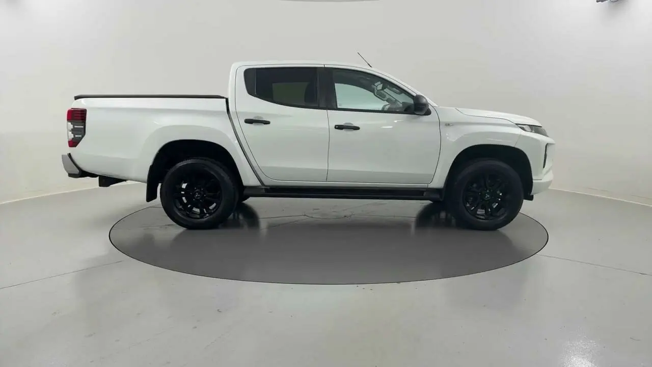 2022 Mitsubishi Triton Gallery Image 20