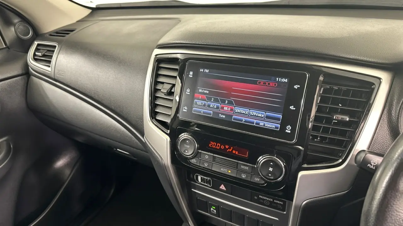 2022 Mitsubishi Triton Gallery Image 5