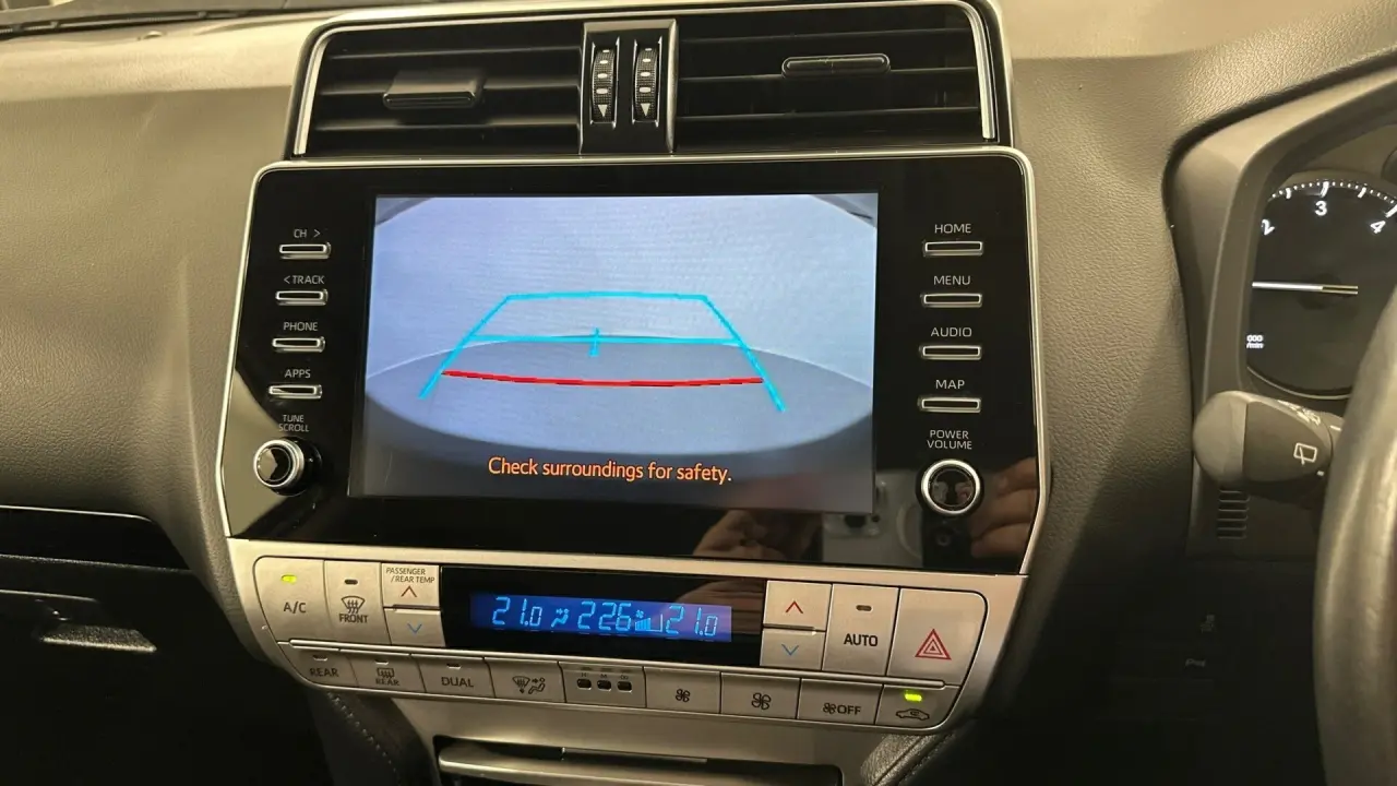 2021 Toyota Landcruiser Prado Gallery Image 11