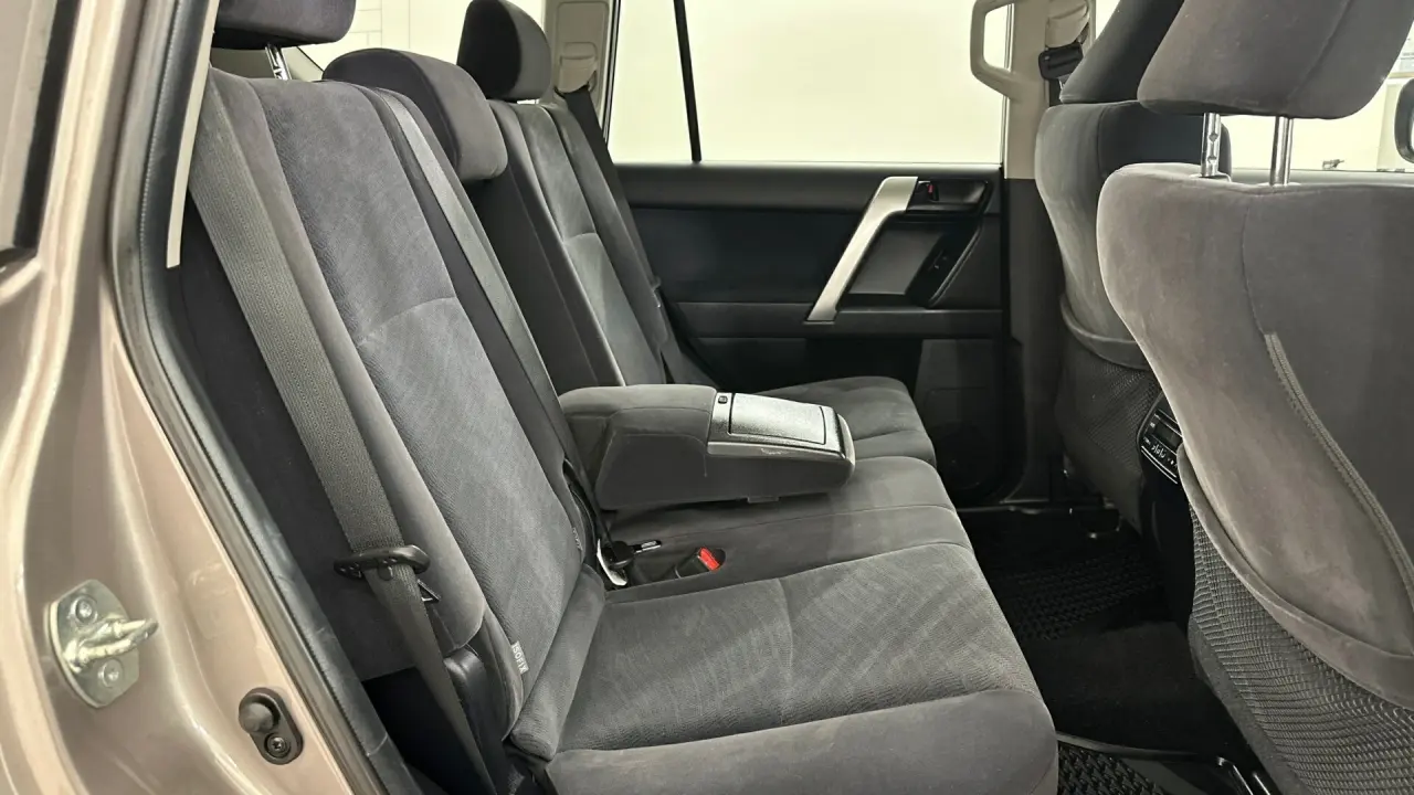 2021 Toyota Landcruiser Prado Gallery Image 13
