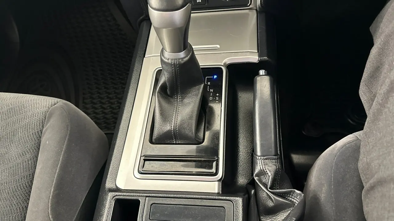 2021 Toyota Landcruiser Prado Gallery Image 18