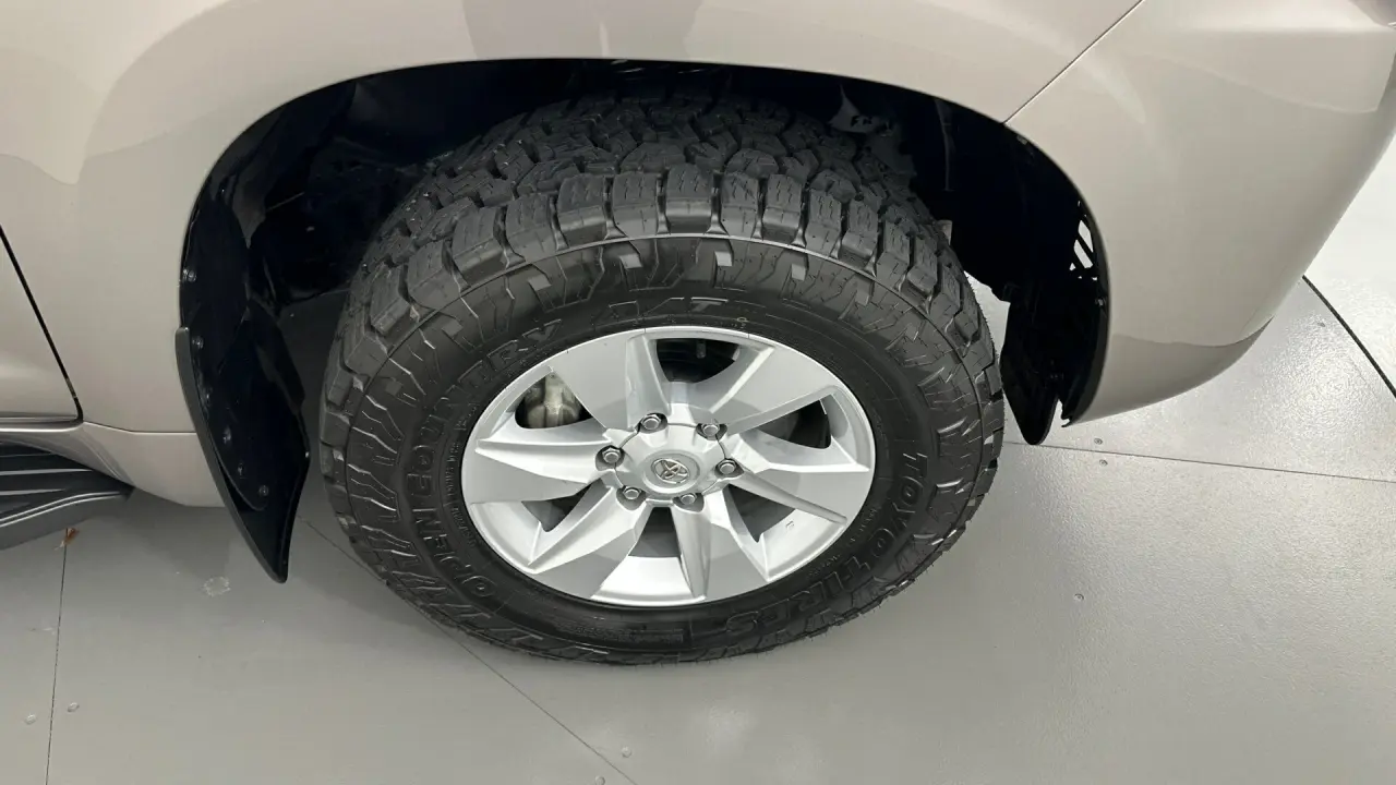 2021 Toyota Landcruiser Prado Gallery Image 20