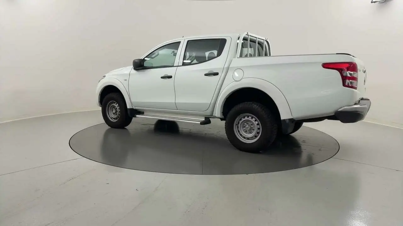 2018 Mitsubishi Triton Gallery Image 3