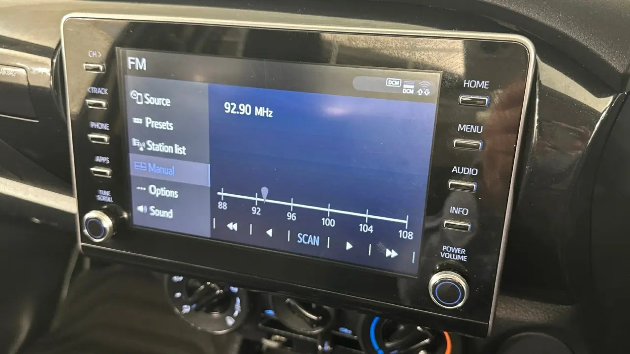 2023 Toyota Hilux Gallery Image 11