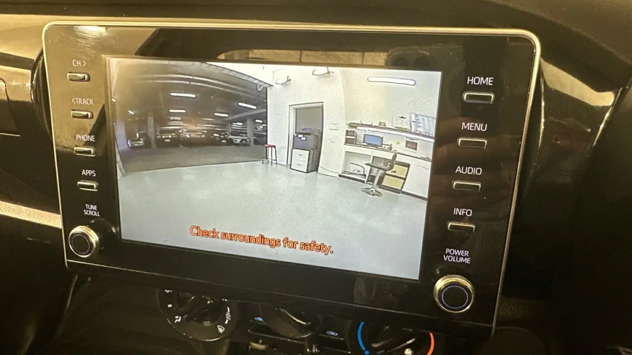 2023 Toyota Hilux Gallery Image 12