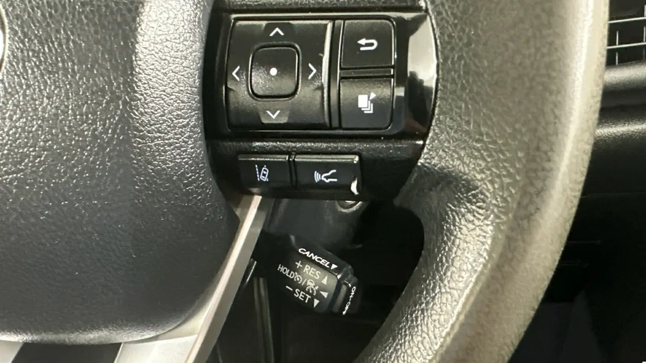 2023 Toyota Hilux Gallery Image 16