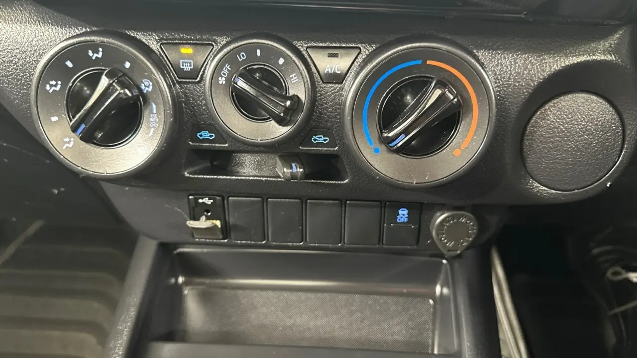 2023 Toyota Hilux Gallery Image 17