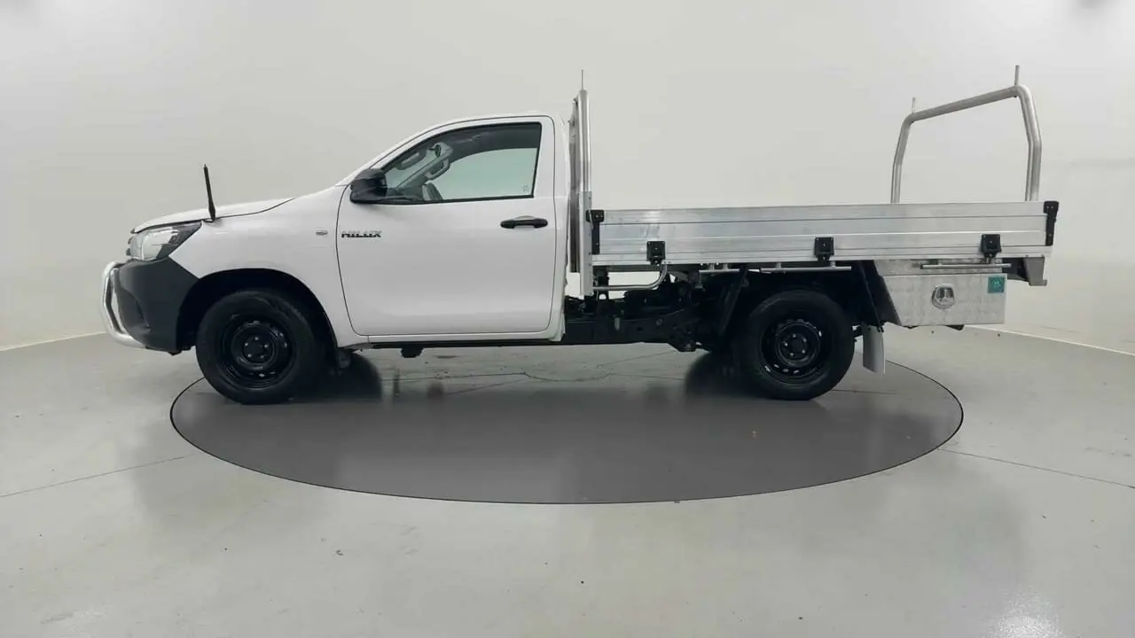2023 Toyota Hilux Gallery Image 2