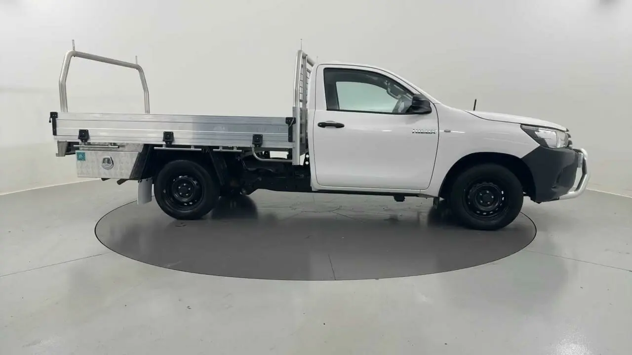 2023 Toyota Hilux Gallery Image 6