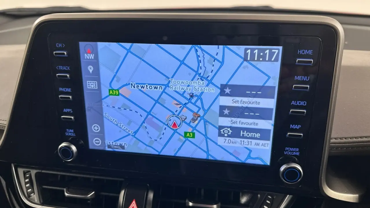 2020 Toyota C-HR Gallery Image 17