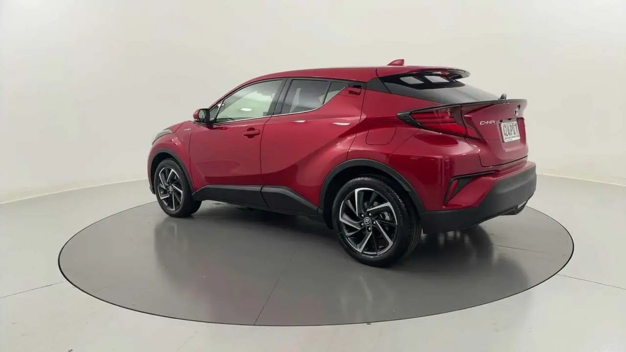 2020 Toyota C-HR Gallery Image 3