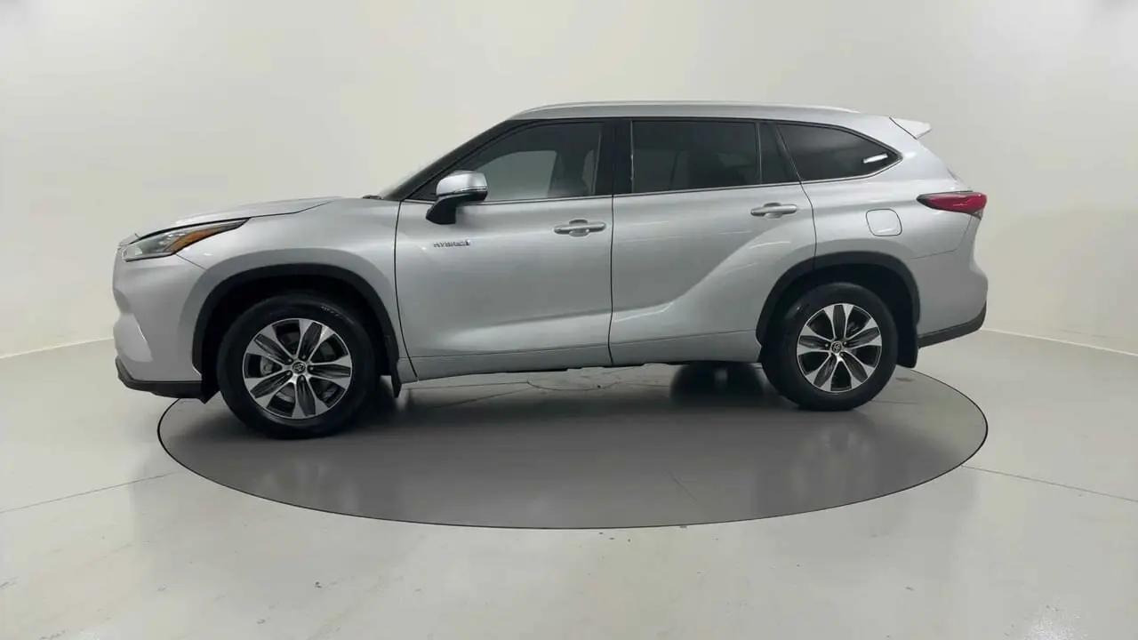 2022 Toyota Kluger Gallery Image 2