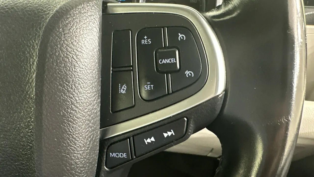 2021 Toyota HiAce Gallery Image 14