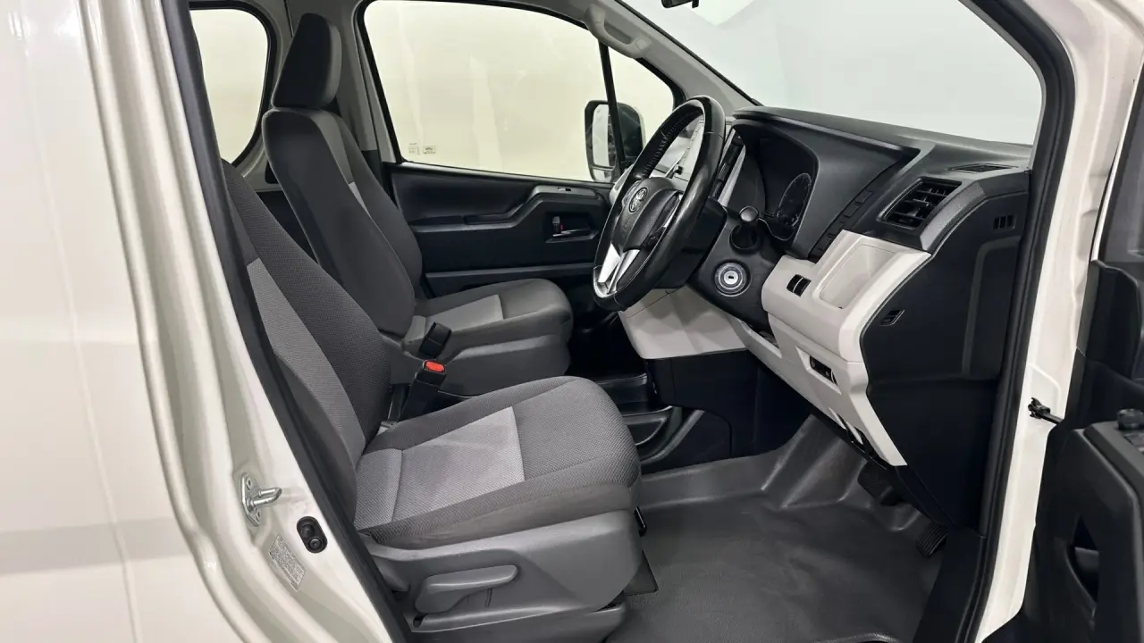 2021 Toyota HiAce Gallery Image 15