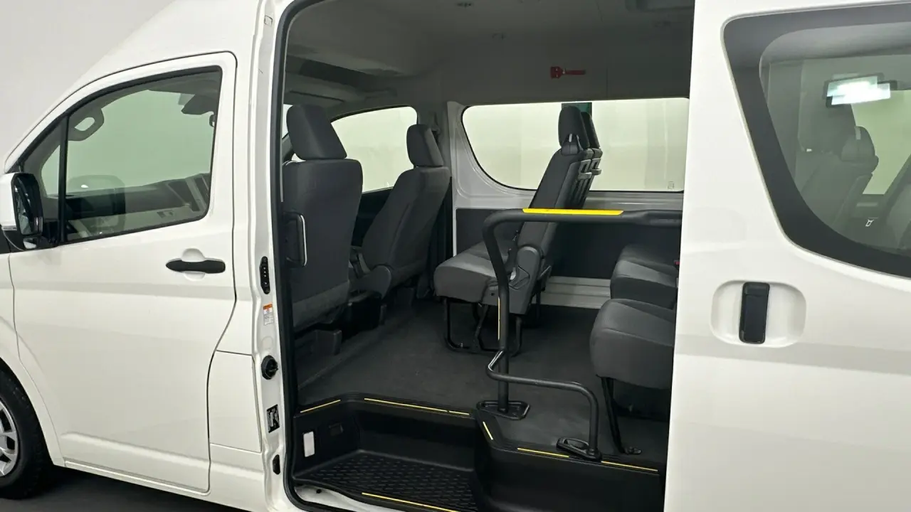 2021 Toyota HiAce Gallery Image 16