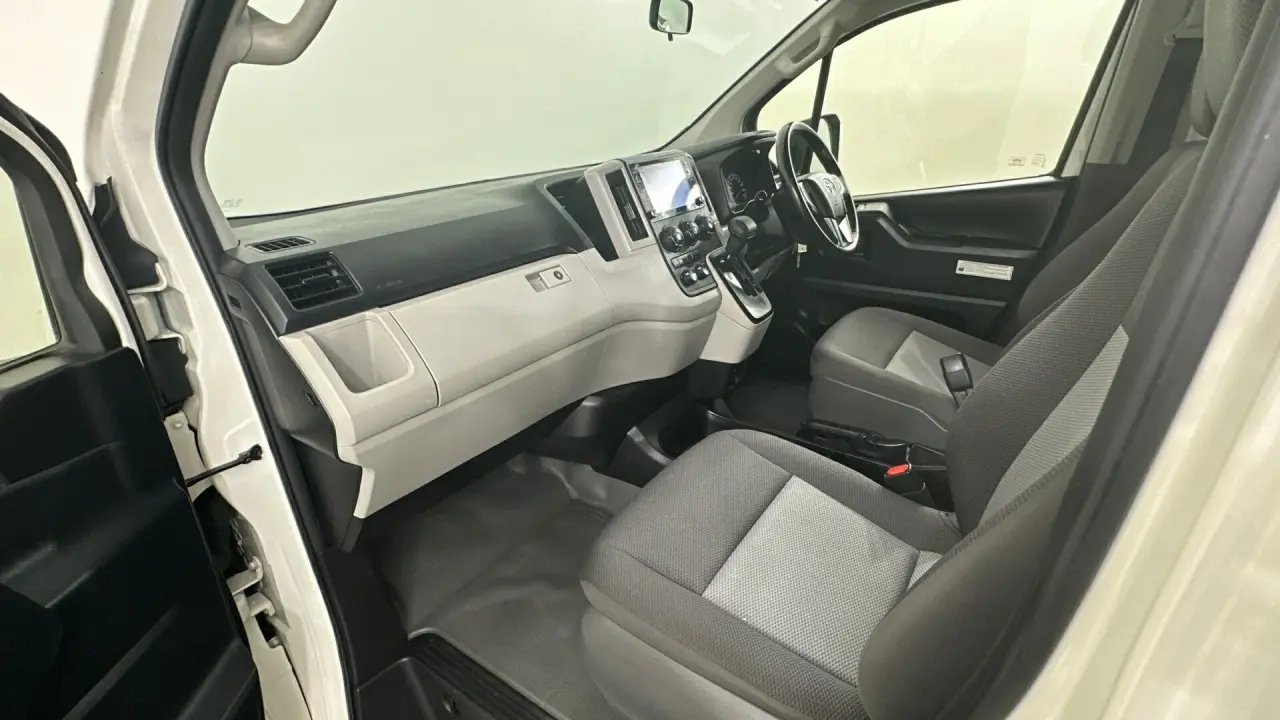 2021 Toyota HiAce Gallery Image 17