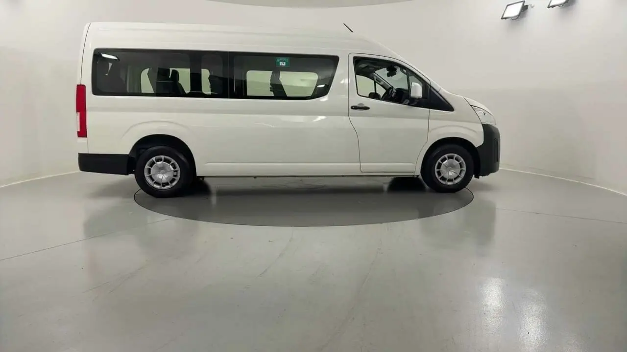 2021 Toyota HiAce Gallery Image 6